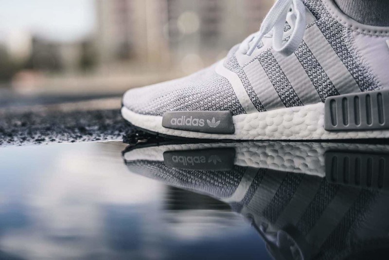 Nmd r1 hotsell gray and white